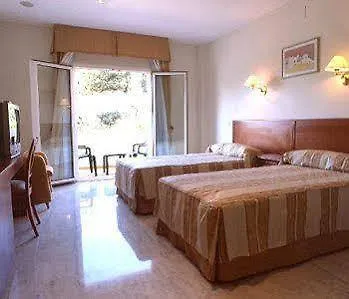 La Luna Blanca Torremolinos 2*,